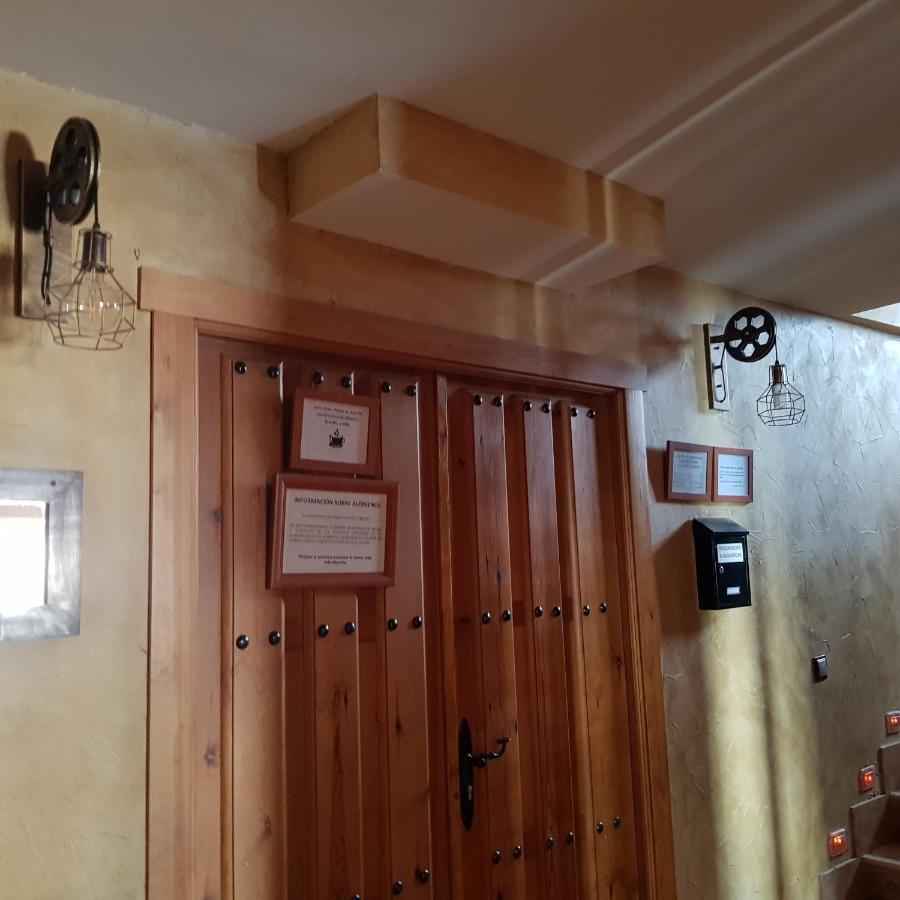 Puerta Al Duraton Bed & Breakfast Sebulcor ภายนอก รูปภาพ