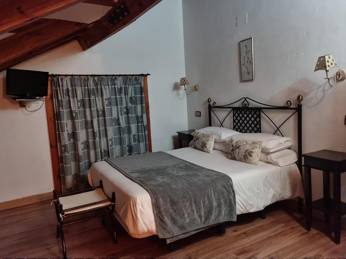 Puerta Al Duraton Bed & Breakfast Sebulcor ภายนอก รูปภาพ